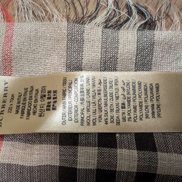 Burberry Scarf - Picture 4 of 4